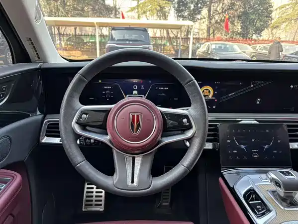 Hongqi E-HS9 2023