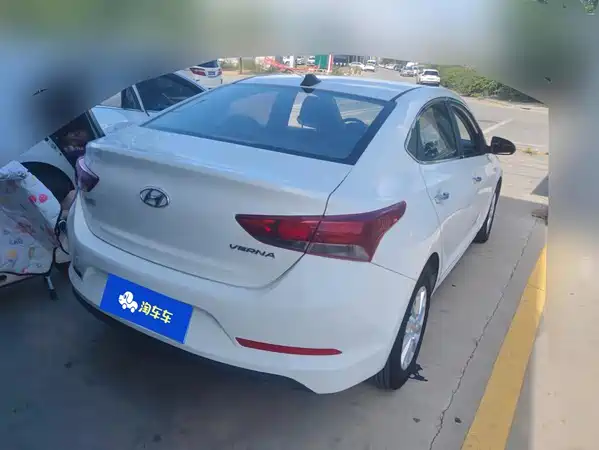 Hyundai Verna 2016