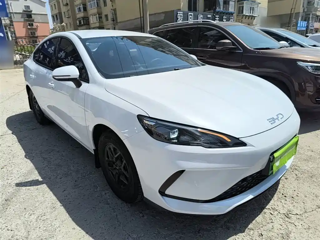 BYD Seal 05 DM-i 2025 — фото 4