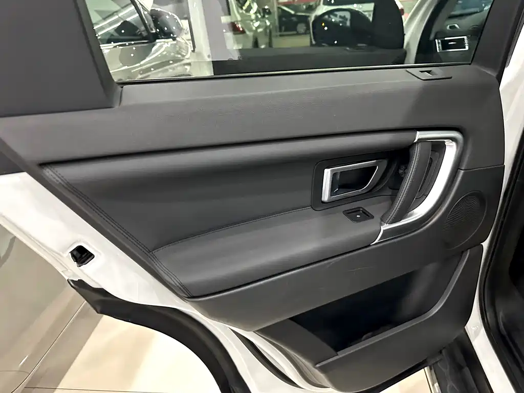 Land Rover Discovery Sport 2018 — фото 15