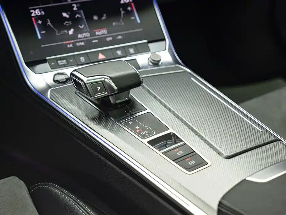 Audi A6L 2022 — фото 13