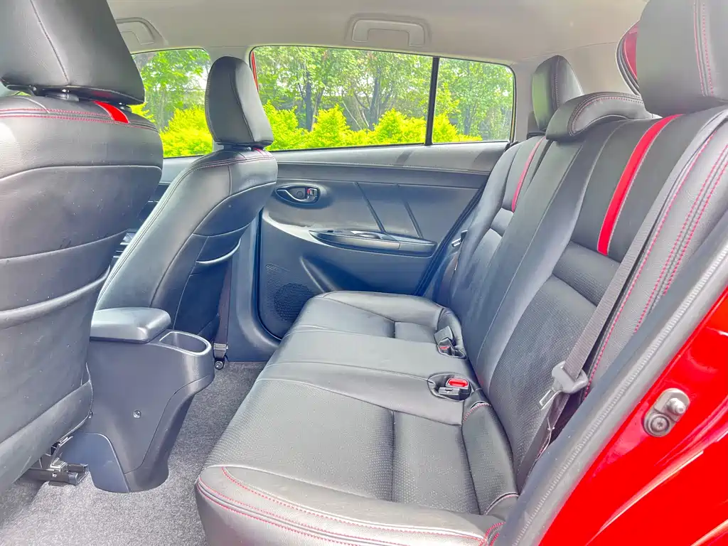Toyota Yaris L 2022 — фото 18
