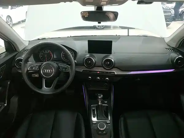 Audi Q2L 2018