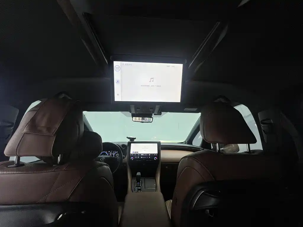 Toyota Alphard 2023 — фото 10