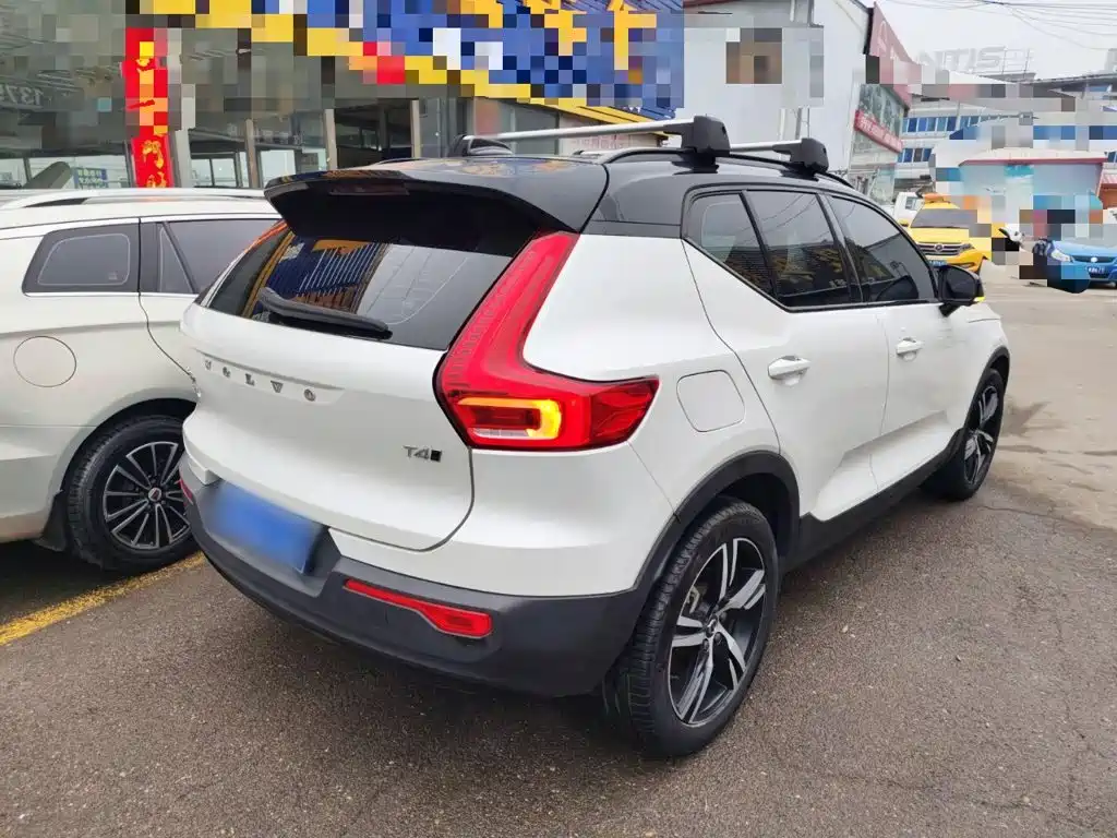 Volvo XC40 2020 — фото 5