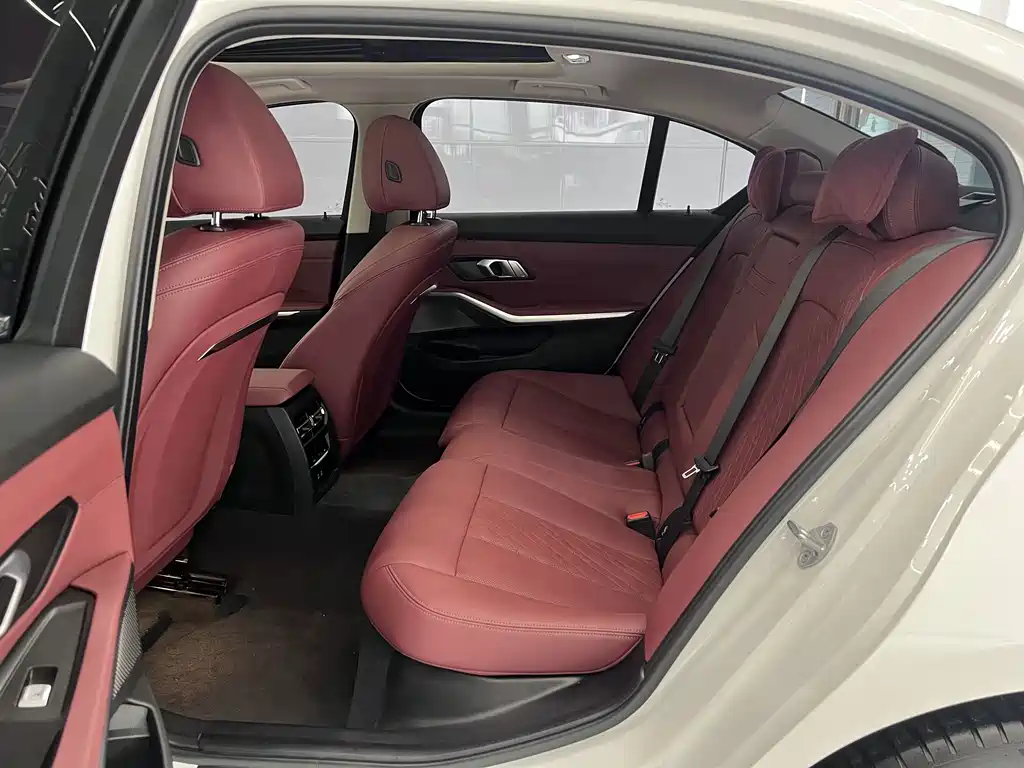 BMW 3 Series 2023 — фото 13