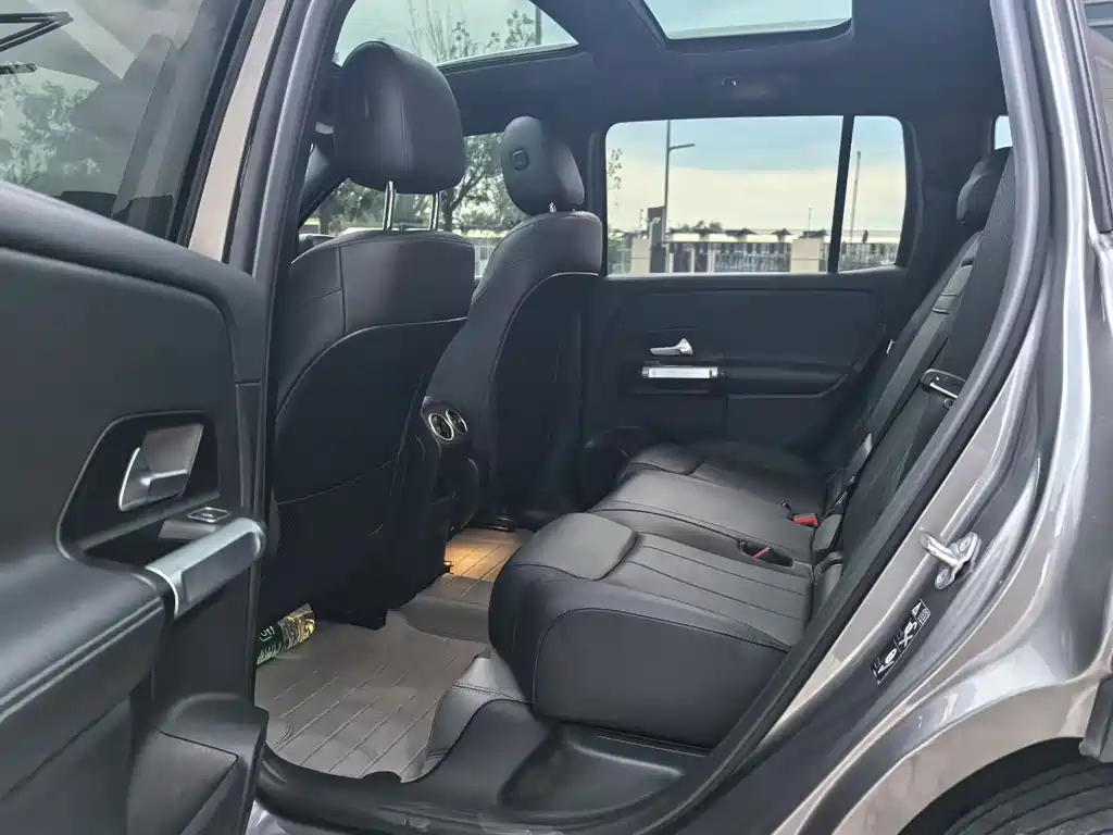 Mercedes-Benz EQB 2022