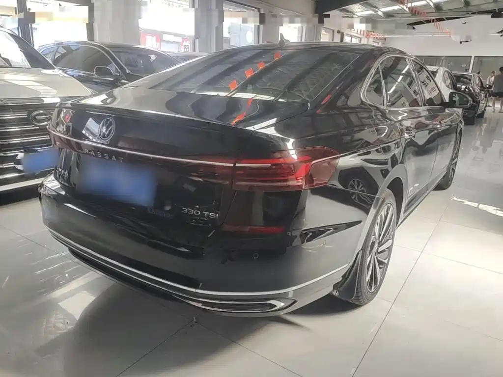 Volkswagen Passat 2023