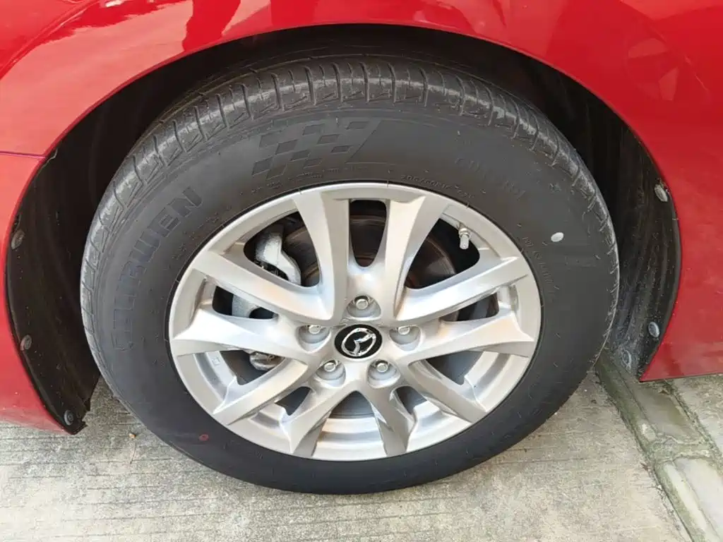 Mazda 3 Axela 2017 — фото 23