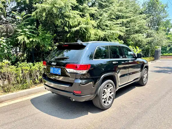 Jeep Grand Cherokee 2022