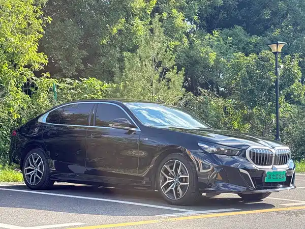 BMW i5 2024