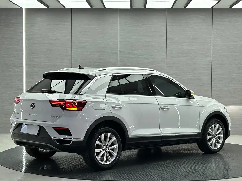 Volkswagen T-Roc 2022 — фото 5