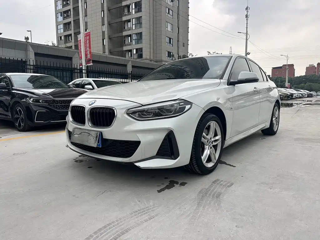 BMW 1 Series 2020 — фото 1