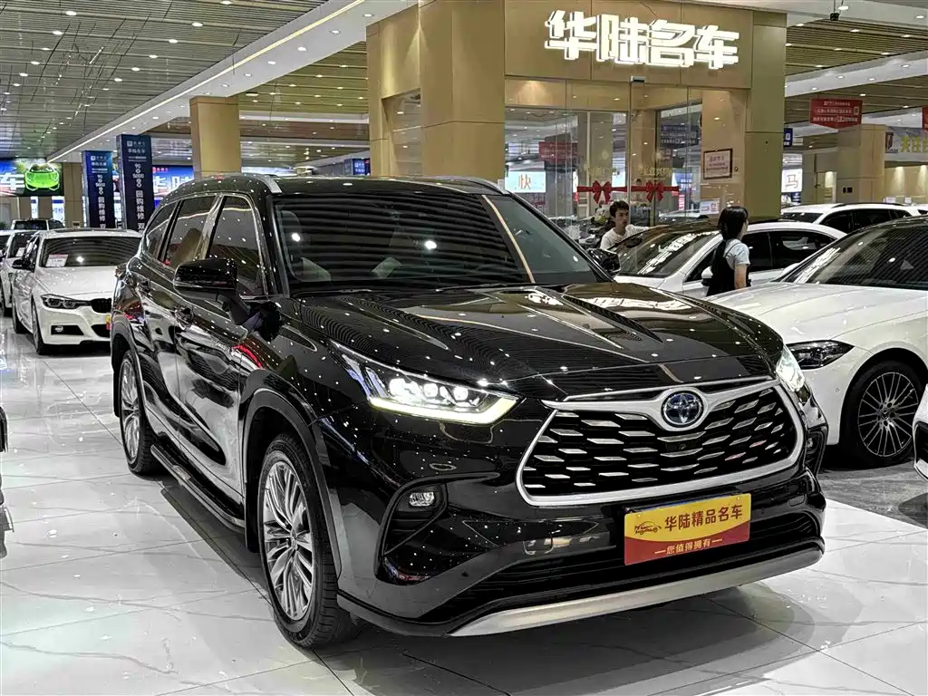 Toyota Highlander 2022 — фото 16