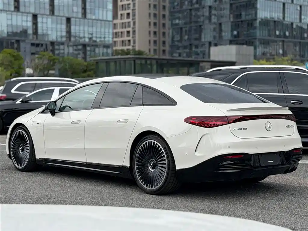 Mercedes-Benz EQS AMG 2025 — фото 4