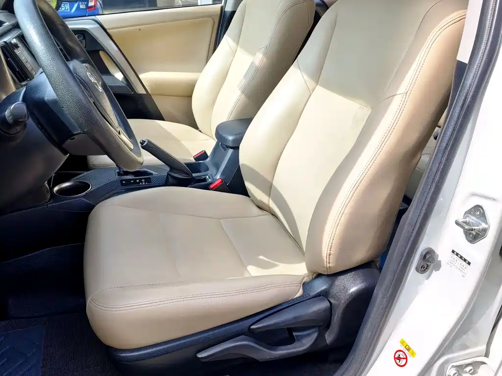 Toyota RAV4 2015 — фото 20