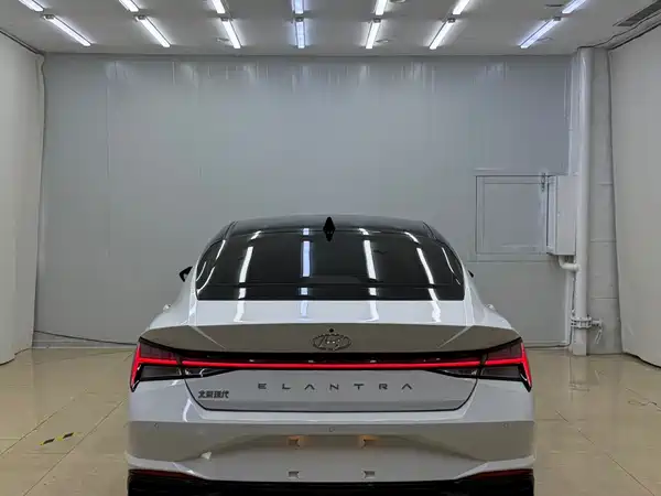 Hyundai Elantra 2023