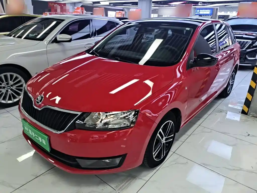 Skoda Rapid Spaceback 2014 — фото 2