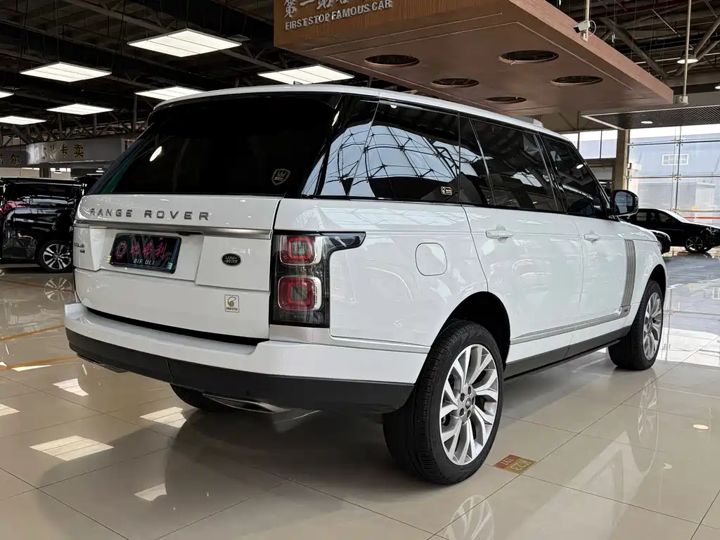 Land Rover Range Rover 2021 — фото 9