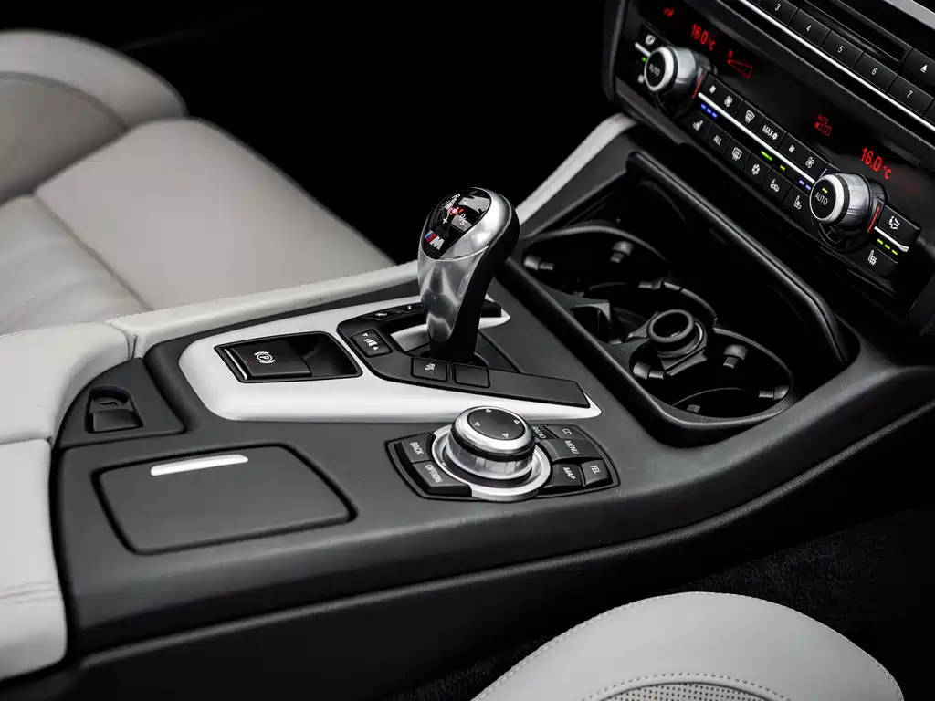 BMW M5 2012 — фото 32