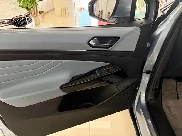 Volkswagen ID.4 X 2025