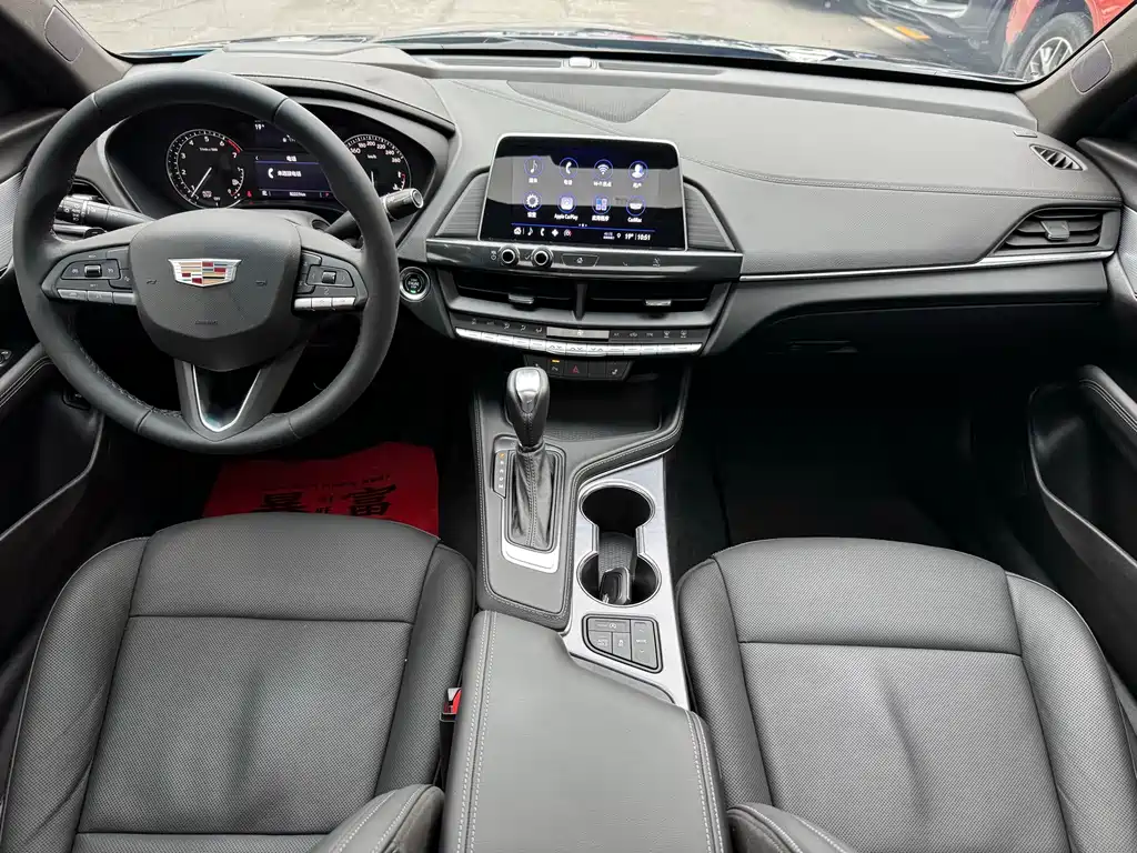 Cadillac CT4 2021 — фото 12