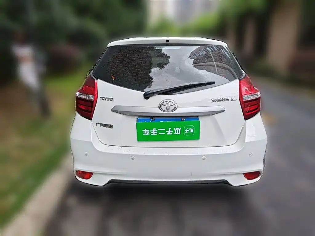 Toyota Yaris L 2021 — фото 3