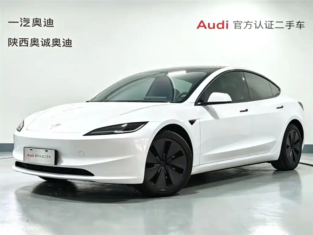 Tesla Model 3 2025 — фото 1