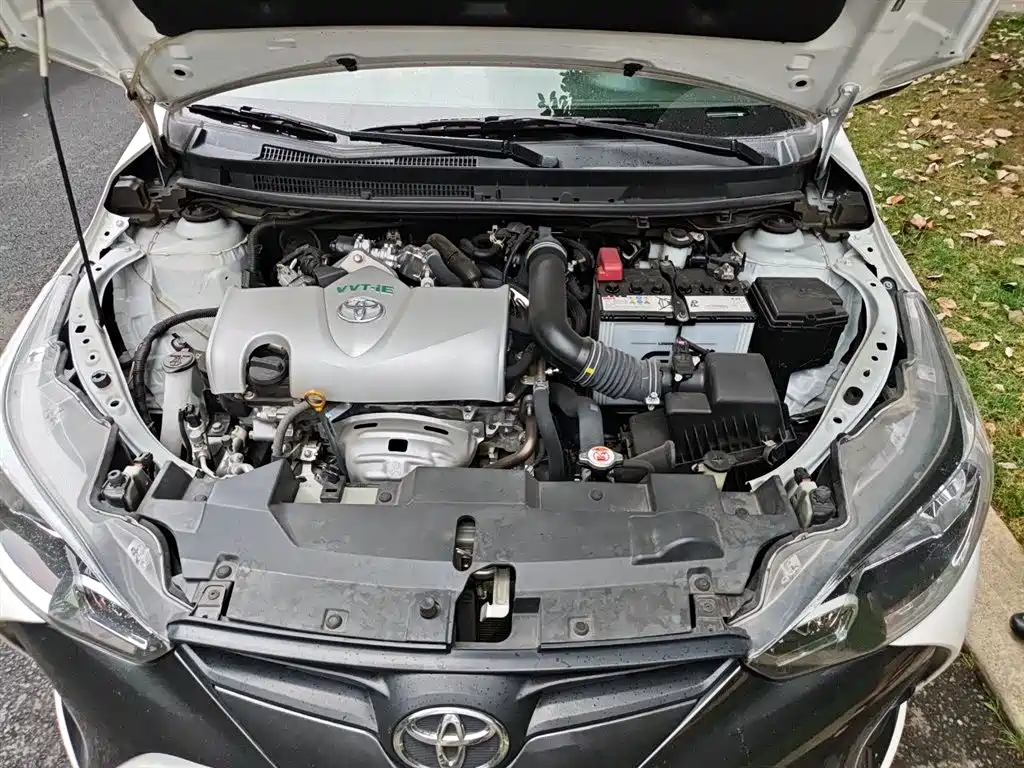 Toyota Yaris L 2021 — фото 16
