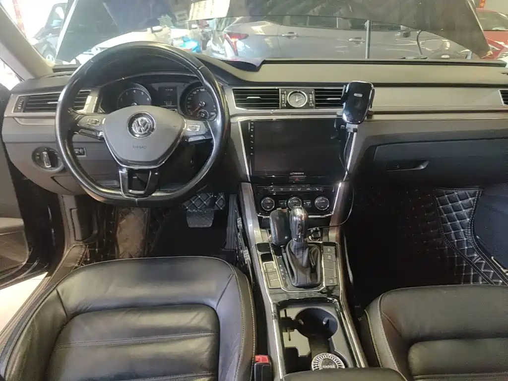 Volkswagen Passat 2016 — фото 10