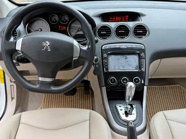 Peugeot 408 2013