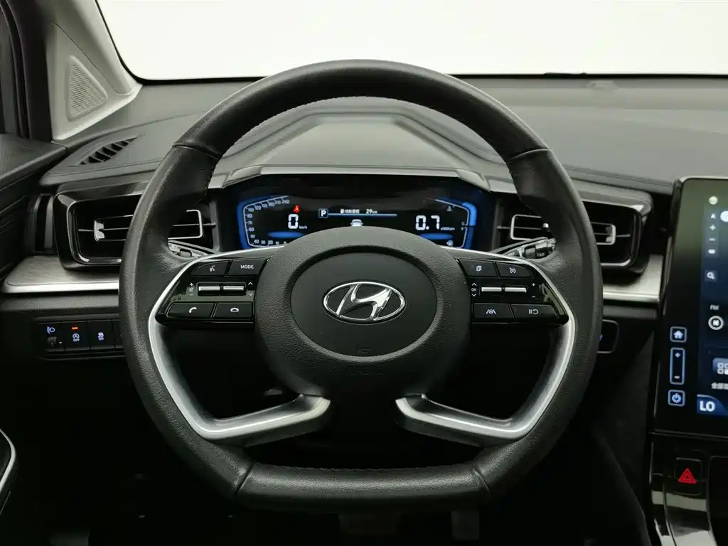 Hyundai Custo 2024 — фото 11
