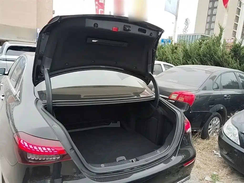 Mercedes-Benz E-Class 2023 — фото 19