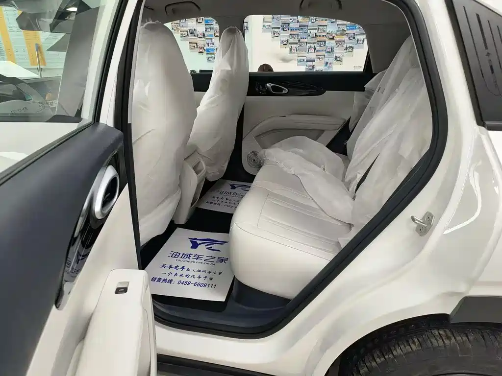 Geely Galaxy Starwish 2026 — фото 15