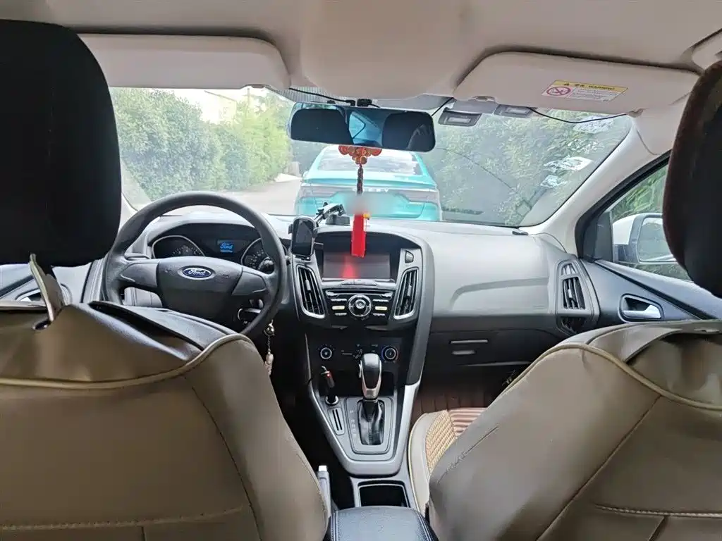 Ford Focus 2015 — фото 19
