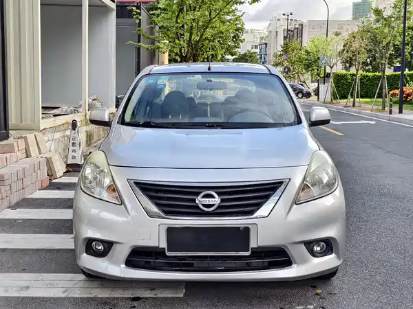 Nissan Sunny 2011