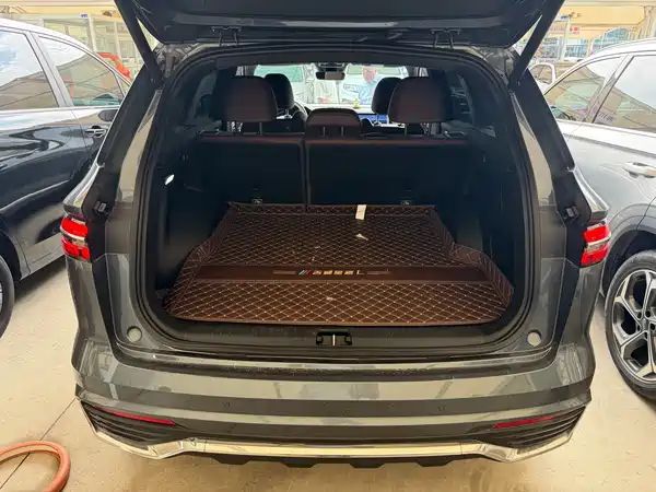 Geely Xingyue L 2023