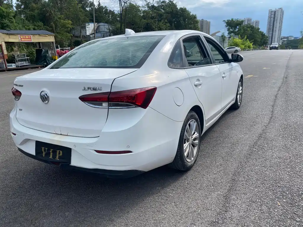 Buick Excelle 2018 — фото 10