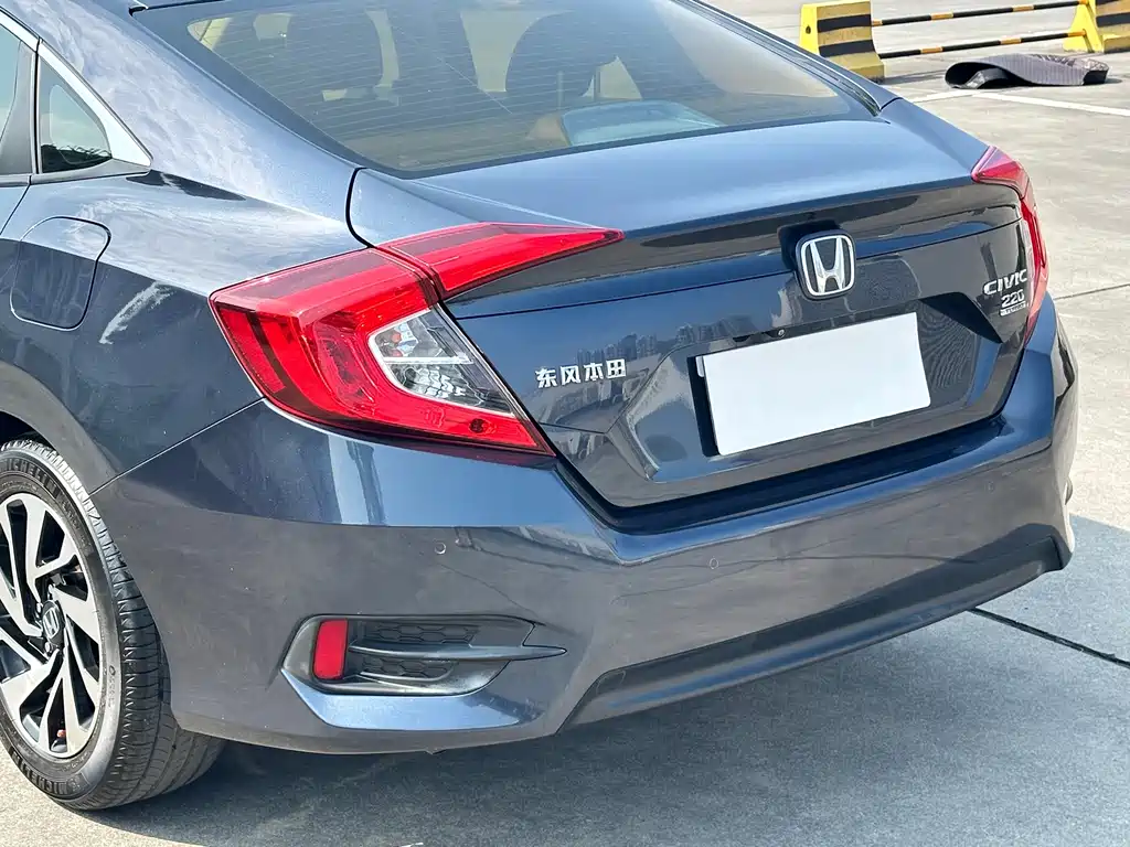 Honda Civic 2017 — фото 10