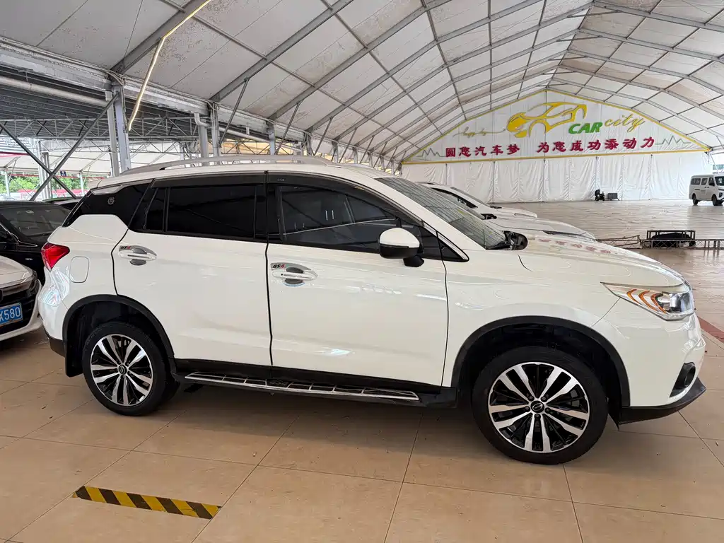 GAC Trumpchi GS4 2016 — фото 9