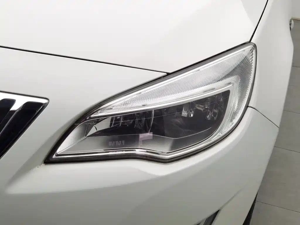 Buick Excelle 2013