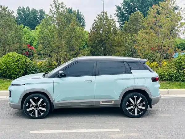 Geely ICON 2023