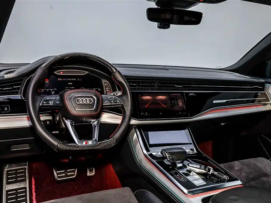 Audi Q8 2020 — фото 24