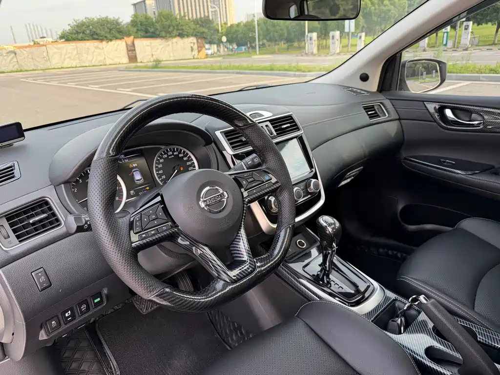 Nissan Tiida 2023