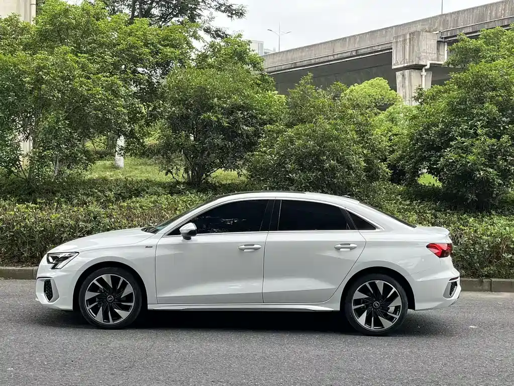 Audi A3 2024 — фото 3