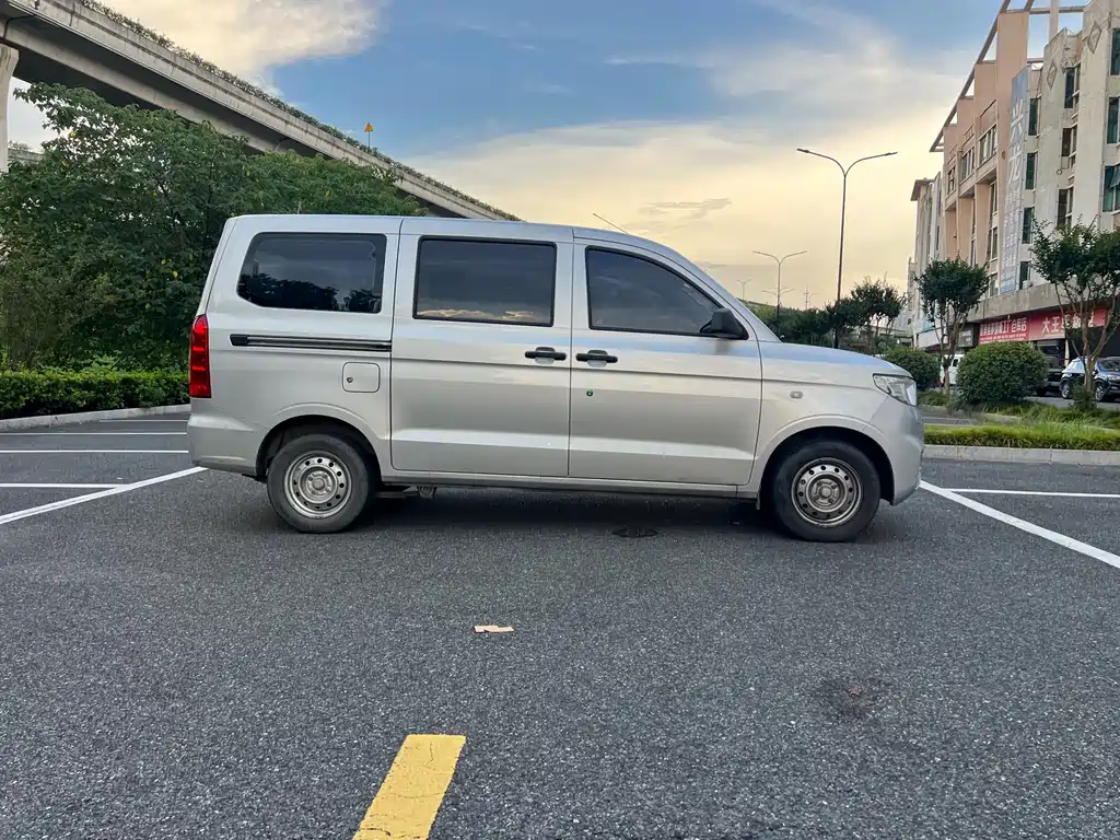 Wuling Hongguang V 2022