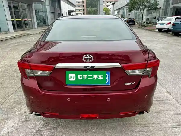 Toyota Reiz 2013
