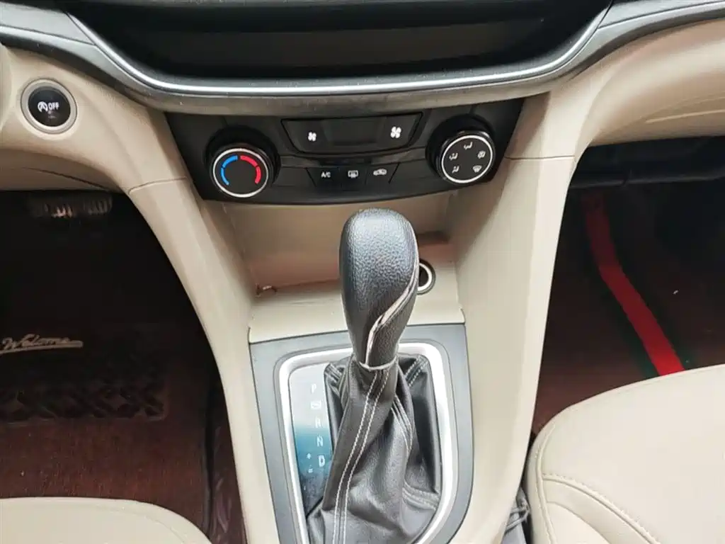 Buick Excelle 2017 — фото 14