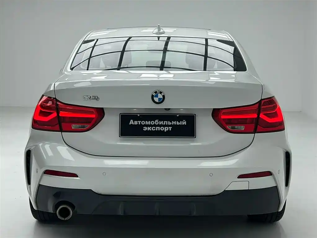 BMW 1 Series 2019 — фото 10