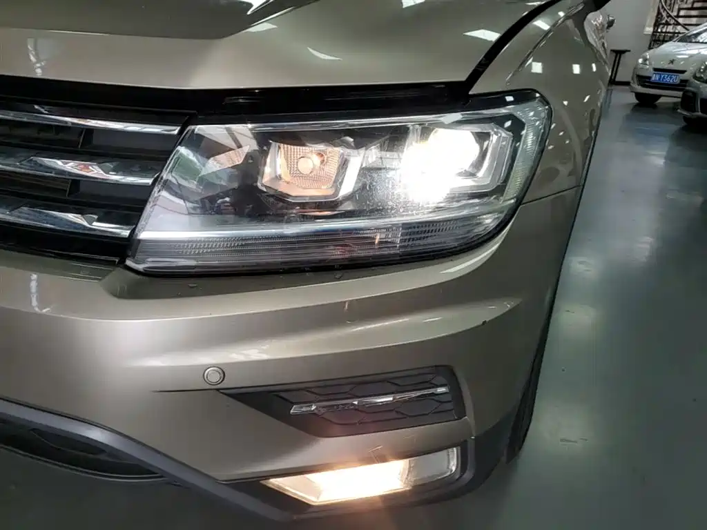 Volkswagen Tiguan L 2018 — фото 24